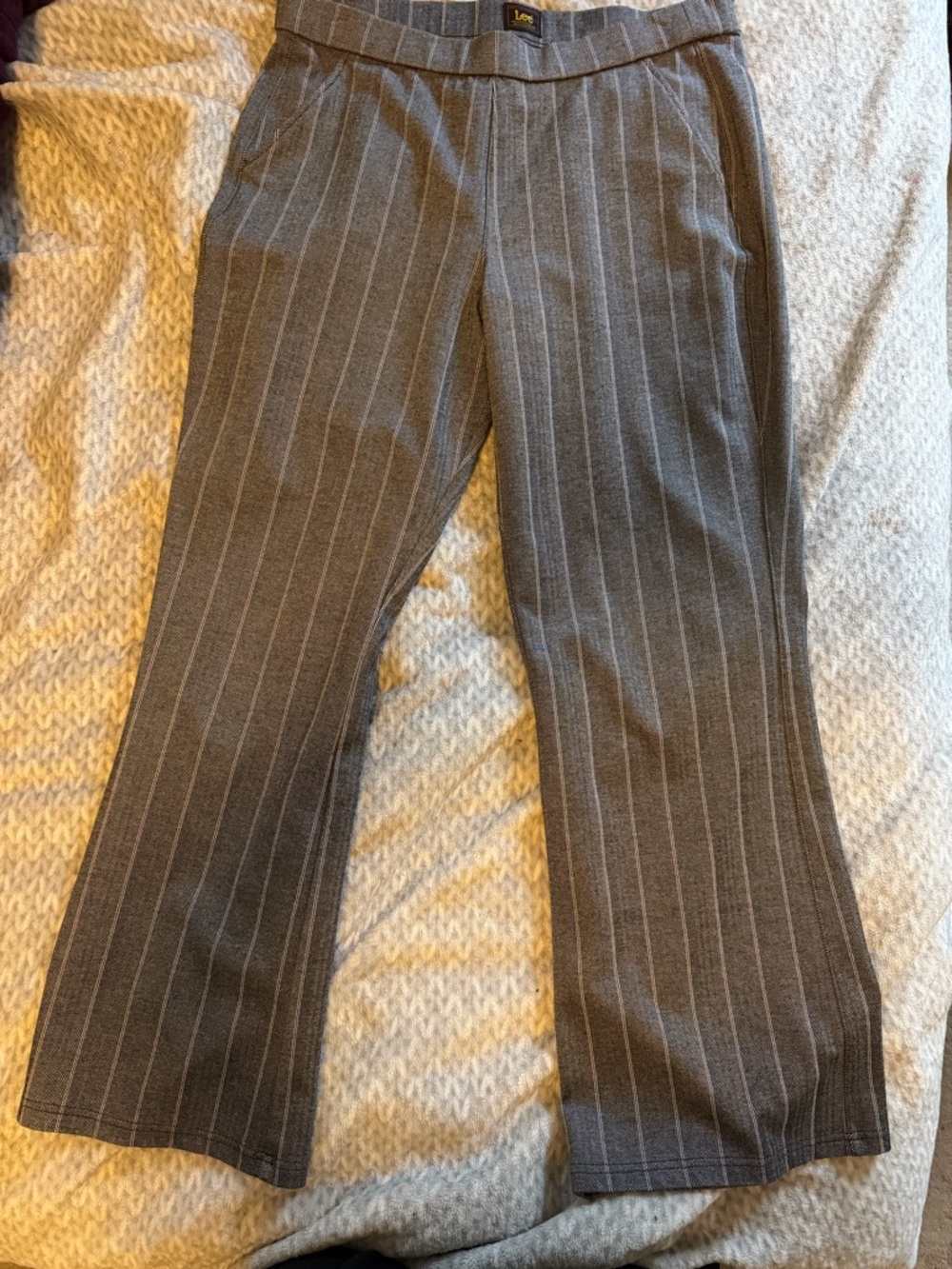 Comfortable and flattering pull-on office pants